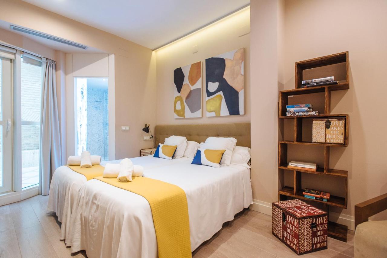 Maestranza Boutique Apartment Sevilla Bagian luar foto